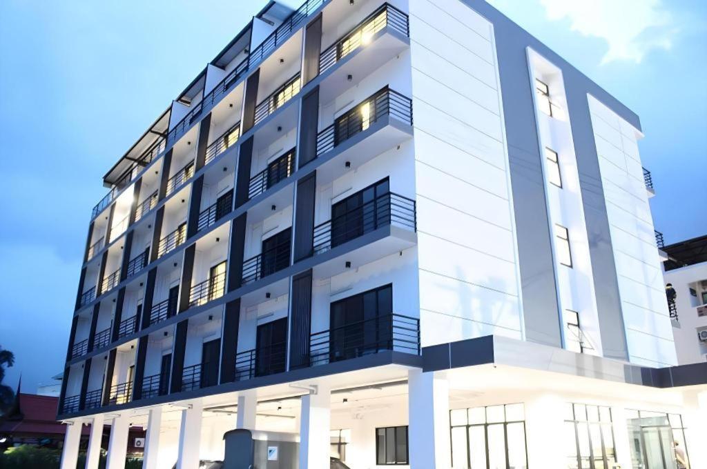 The Bed Hotel Phitsanulok Extérieur photo