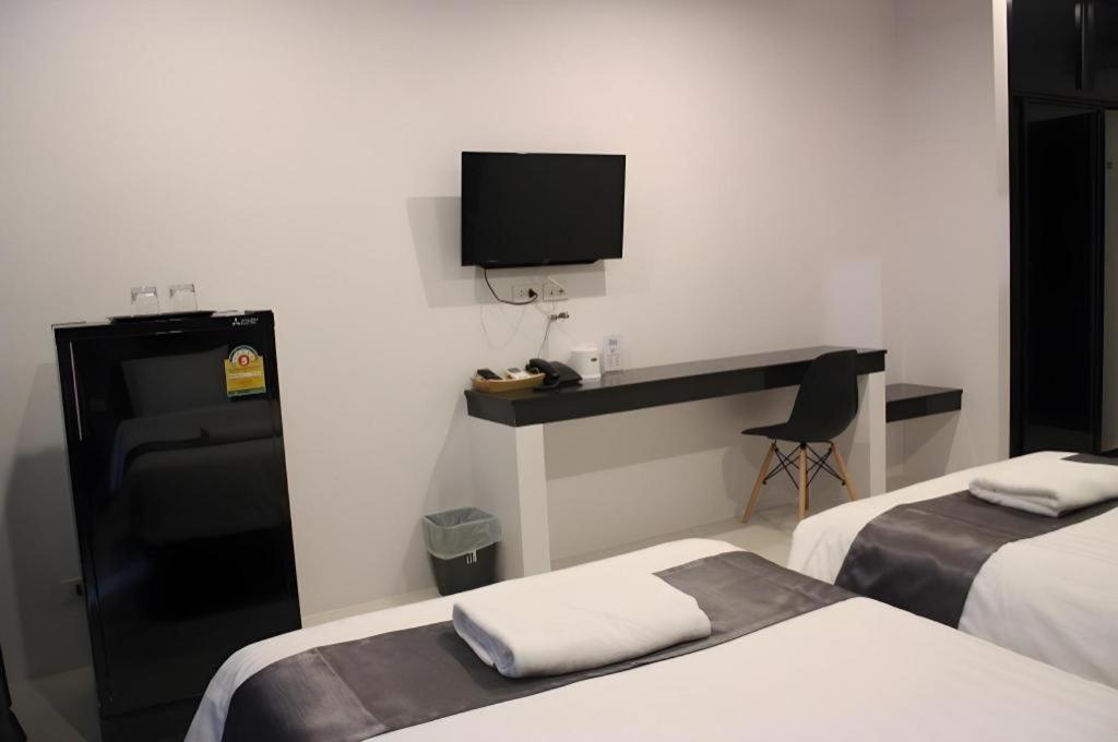 The Bed Hotel Phitsanulok Extérieur photo