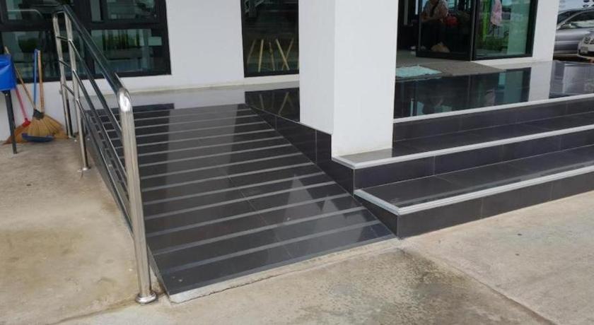 The Bed Hotel Phitsanulok Extérieur photo