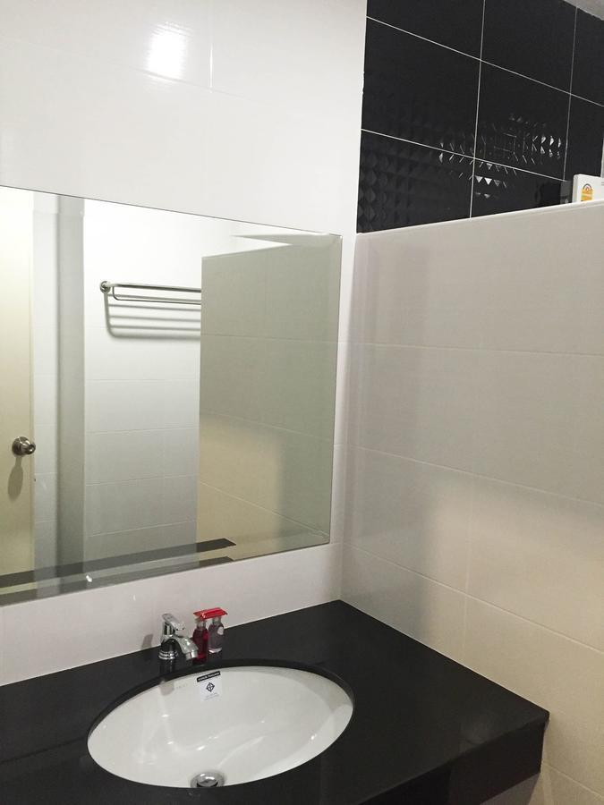 The Bed Hotel Phitsanulok Extérieur photo
