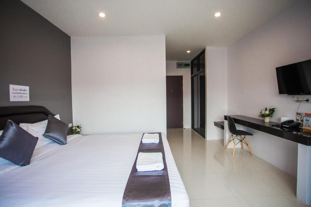 The Bed Hotel Phitsanulok Extérieur photo